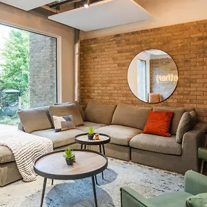 for-students-only-modern-studios-and-ensuites-at.brighton-hotels-england.com/